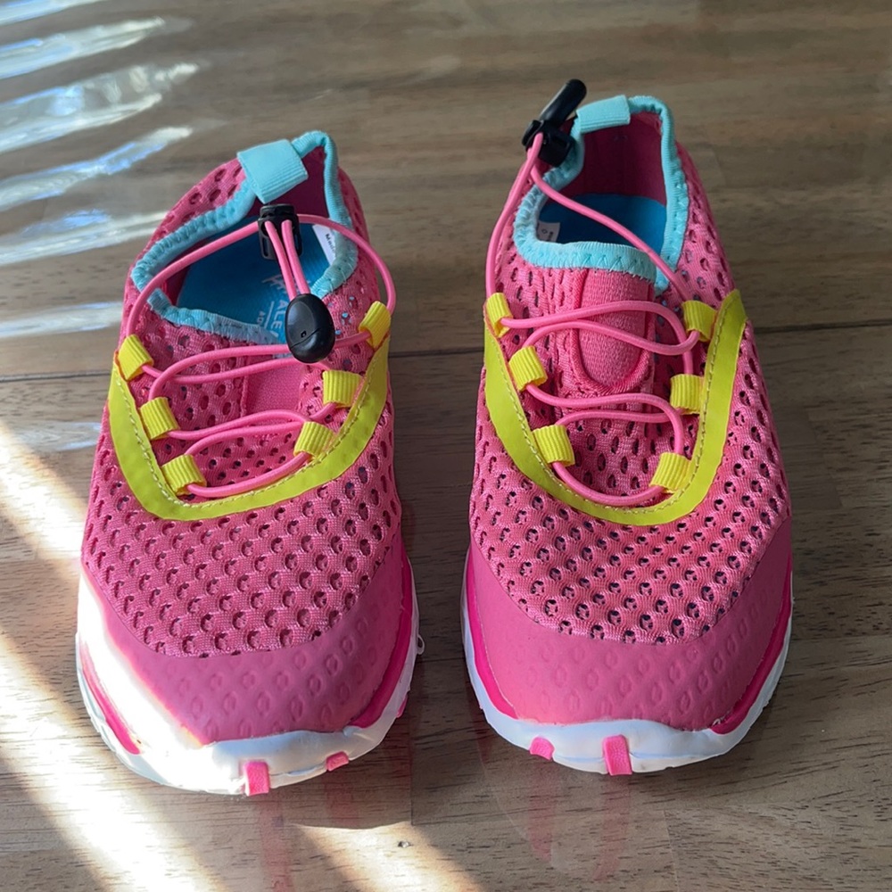 Water shoes